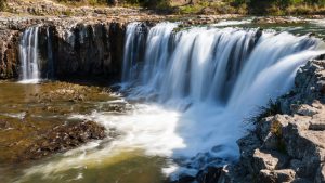 haruru-falls-at-paihia-northland-north-island-of-new-zealand