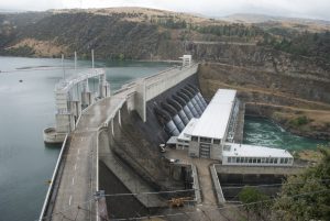 Tou roxburgh-dam-power-station-in-clutha-river-south-island-new-zealand
